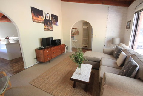 32 Owarra Street - VIC Tourism 3