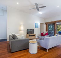 33 Bangalow - Narrawallee's Beautiful Bungalow - VIC Tourism