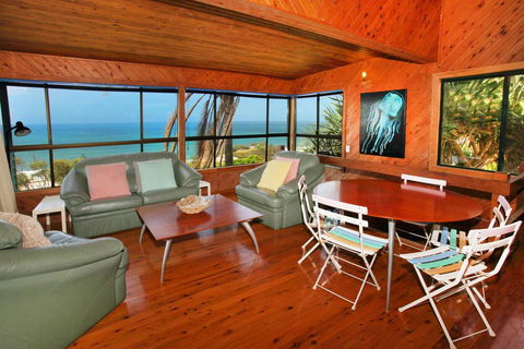 38 Pacific Terrace, Coolum Beach - Linen Supplied - VIC Tourism 3