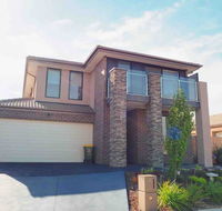 4 Bed 2 And A Half Bath Luxury Villa in Point Cook - VIC Tourism