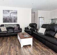 4 Bedroom Inner City Townhouse - SLEEPS 9  - VIC Tourism