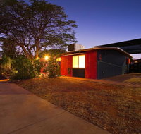 4 Page Street - Colourful and Shady 3-Bedroom Home - VIC Tourism