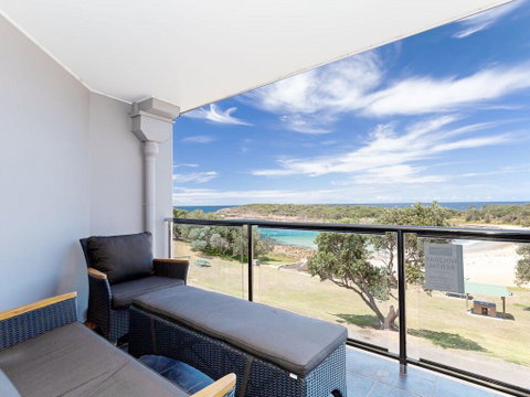 5 'The Outlook', 4 Ocean Parade - Overlooking Boat Harbour Beach And Ducted Air Conditioning - VIC Tourism 0