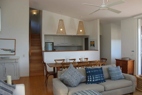 5 ON COAST - VIC Tourism 0