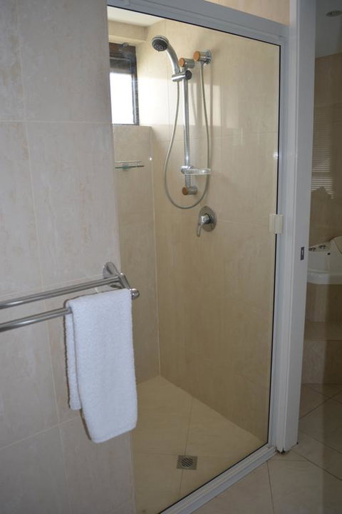 5,  Apartment On The Esplanade - VIC Tourism 2