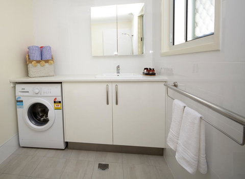 545 Esplanade - VIC Tourism 1