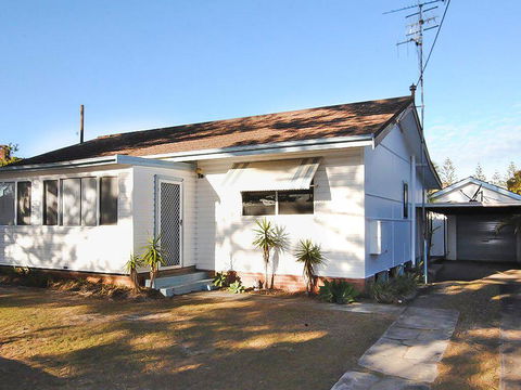 59 Wharf Street Opposite Bowling Club - VIC Tourism 0