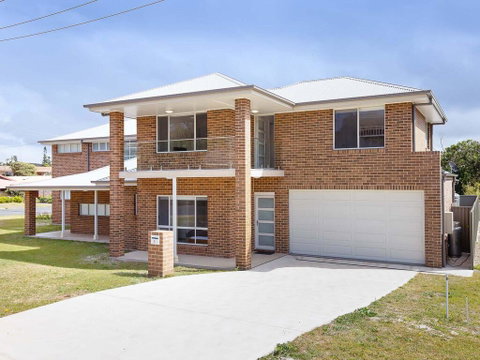 5B BENT STREET - LARGE HOUSE WITH DUCTED AIR CON, WIFI & FOXTEL - VIC Tourism 0