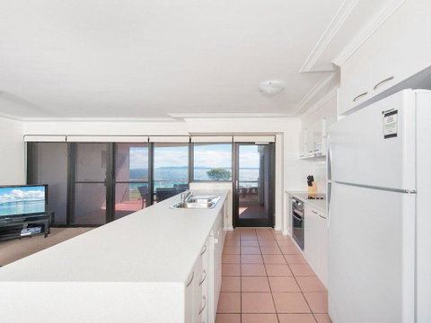 6 'FLORENTINE', 11 COLUMBIA CLOSE - STUNNING UNIT WITH SENSATIONAL VIEWS - VIC Tourism 1