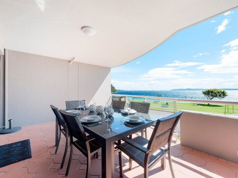 6 'FLORENTINE', 11 COLUMBIA CLOSE - STUNNING UNIT WITH SENSATIONAL VIEWS - VIC Tourism 0