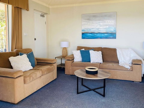 6 'SHOAL TOWERS', 11 SHOAL BAY RD - STUNNING WATER VIEWS & PERFECT LOCATION - VIC Tourism 1
