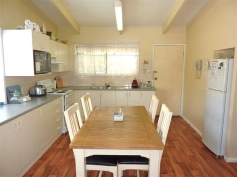 6 Normandy St - Charm At The Inlet - VIC Tourism 3