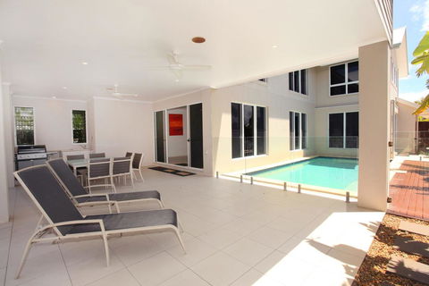 60 Beachway Parade, Marcoola, 500 BOND, Linen Supplied - VIC Tourism 2