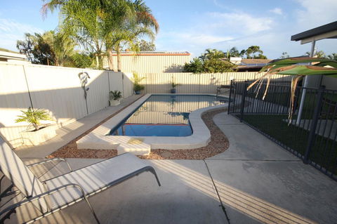 62 Tingira Close - Modern Lowset Home With Swimming Pool, Outdoor Area, Ample Parking. Pet Friendly - VIC Tourism 0