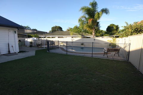 62 Tingira Close - Modern Lowset Home With Swimming Pool, Outdoor Area, Ample Parking. Pet Friendly - VIC Tourism 2