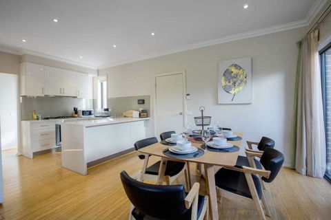 70, Greenbell Doncaster@4Bd3Bth, WestField, Freecarpa - VIC Tourism 1