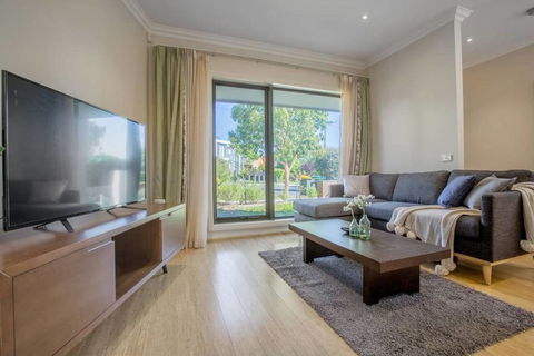 70, Greenbell Doncaster@4Bd3Bth, WestField, Freecarpa - VIC Tourism 0