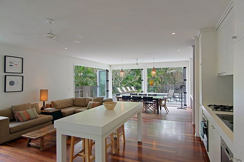 77 Butler Street, Byron Bay - Lantana Beach House - VIC Tourism 3