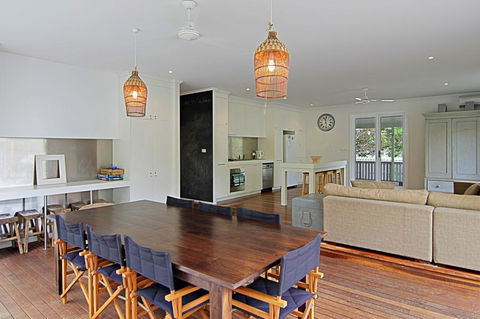 77 Butler Street, Byron Bay - Lantana Beach House - VIC Tourism 0