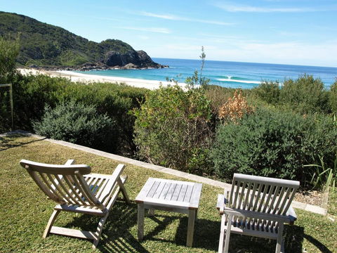 8 ON COAST (4 Night Min) - VIC Tourism 0