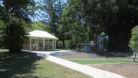 9 Butler Street At Picnic Bay - VIC Tourism 1