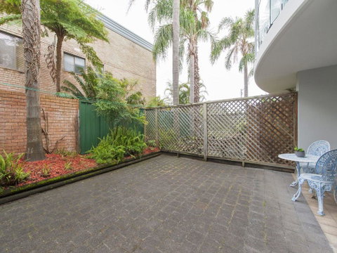 9 Cirrus @ Fingal Bay - VIC Tourism 2