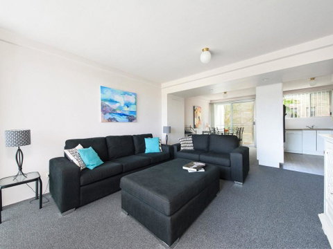 9 Cirrus @ Fingal Bay - VIC Tourism 1