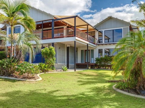 90 Cooloola Drive - Rainbow Beach, Luxury Beach House, Ocean Views - VIC Tourism 0