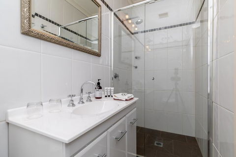 94Best Apartments - VIC Tourism 0