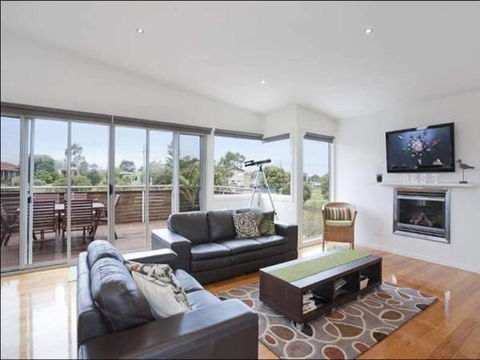 A Beautiful Beach House Torquay - VIC Tourism 1