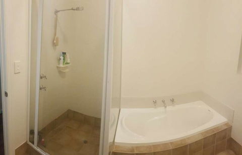 A Better Life Animal Sanctuary FarmStay - Private Two-Bedrooms, Lounge Room & Bathroom & Toilet, Shared Kitchen - VIC Tourism 1