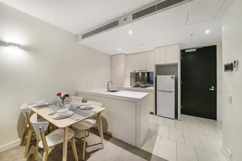 A Central & Cozy 2BR Apt Near Federation Square - VIC Tourism 2