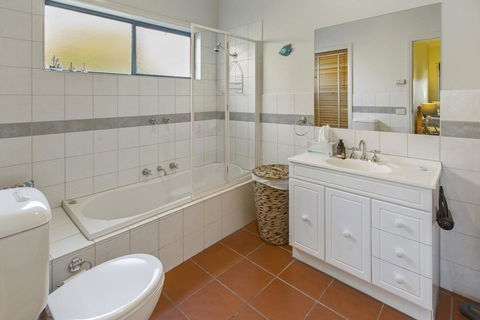 A Mariners Place - BEST Location In Town! - VIC Tourism 1