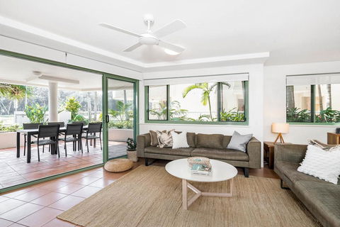 A PERFECT STAY - Apartment 2 Surfside - VIC Tourism 0