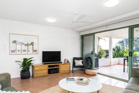 A PERFECT STAY - Apartment 2 Surfside - VIC Tourism 3