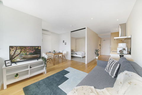 A Spacious & Modern Home Next To Southern Cross - VIC Tourism 2
