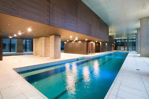 A Spacious & Modern Home Next To Southern Cross - VIC Tourism 1