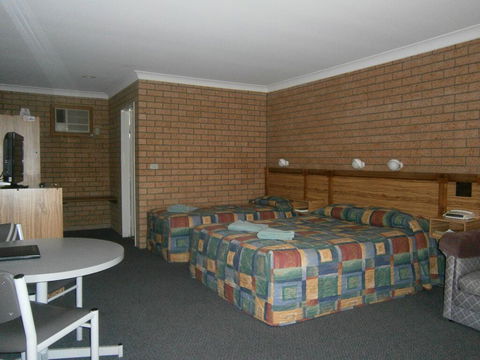 Aaron Inn Motel - VIC Tourism 1