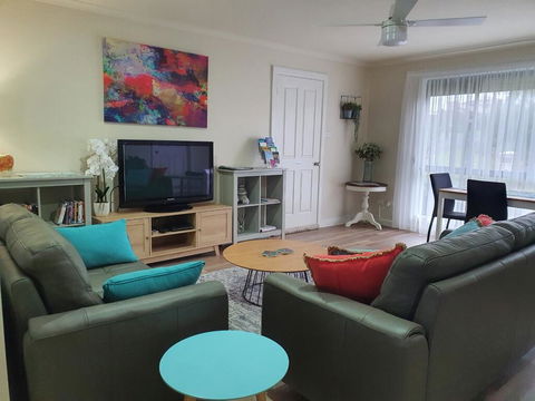 Abalone Guest Accommodation - VIC Tourism 1