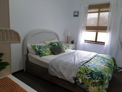 Abbey Beach Cottage - VIC Tourism 2