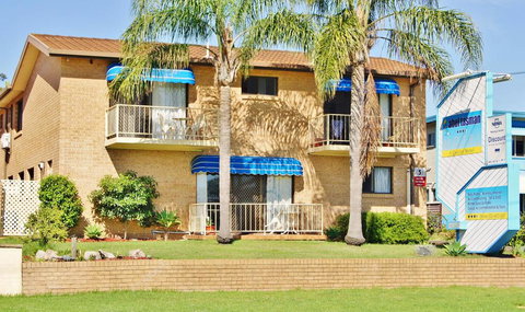 Abel Tasman Motel - VIC Tourism 0