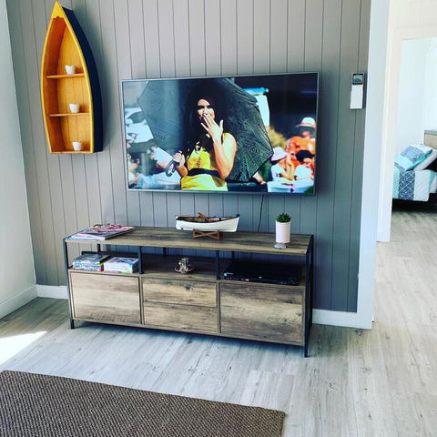 Abode Callala Beach Jervis Bay - 100m To Beach! - VIC Tourism 3