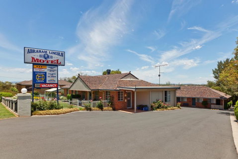 Abraham Lincoln Motel - VIC Tourism 0