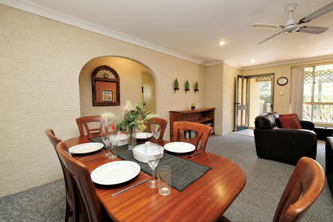 ACACIA - WEEKLY ONLY - VIC Tourism 1