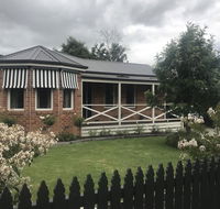 Acacia House - Central Healesville - Yarra Valley - VIC Tourism