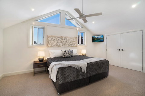 Accommodation Hunter - James Street Morpeth - VIC Tourism 3