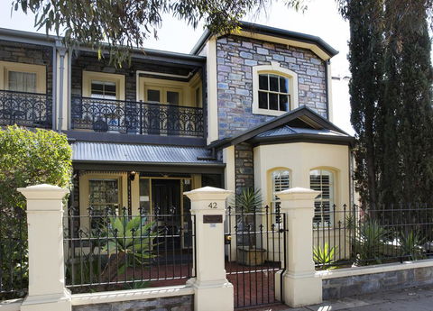 Adelaide Mackinnon - VIC Tourism 0