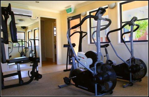 Easy Room Next To Bond University - VIC Tourism 3