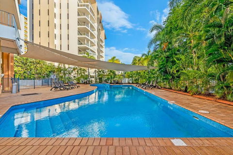Discover Darwin From This King Studio With A Pool - VIC Tourism 1