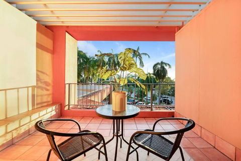 Discover Darwin From This King Studio With A Pool - VIC Tourism 2